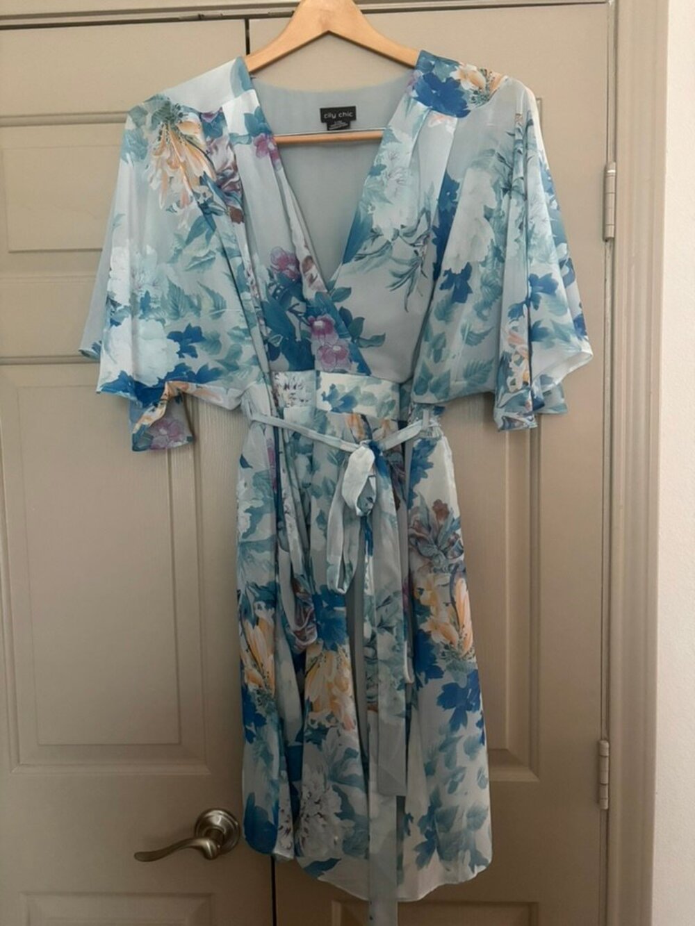 City Chic Blue Floral Dress